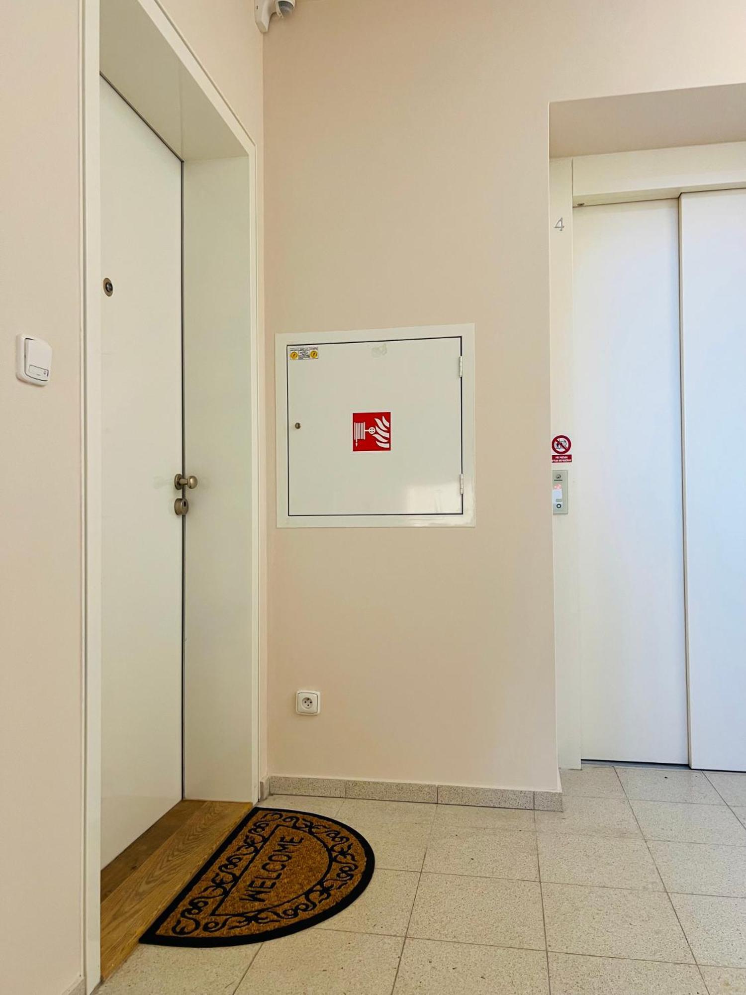 Artflora Kv Premium Apartment Karlovy Vary Bagian luar foto