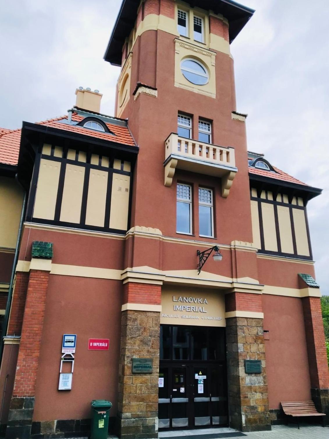 Artflora Kv Premium Apartment Karlovy Vary Bagian luar foto