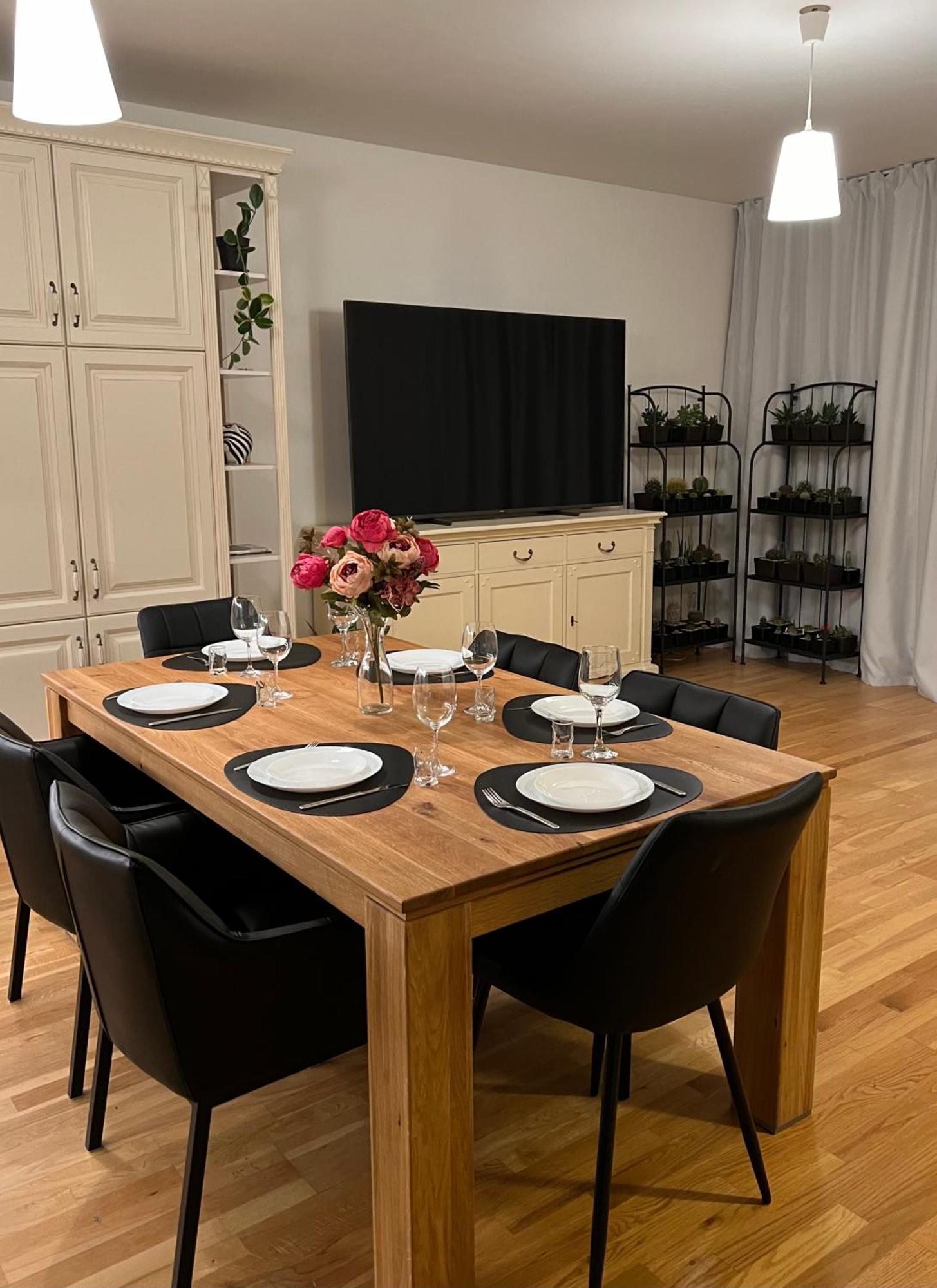 Artflora Kv Premium Apartment Karlovy Vary Bagian luar foto